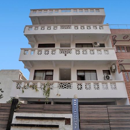 Hotel Collection O Samira Residency Near Botanic Garden Of Indian Republic Noida Zewnętrze zdjęcie