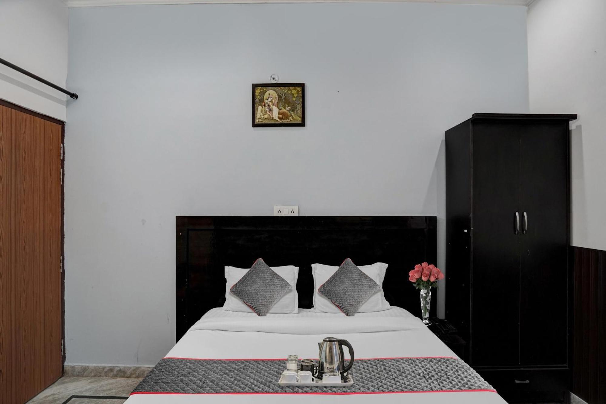 Hotel Collection O Samira Residency Near Botanic Garden Of Indian Republic Noida Zewnętrze zdjęcie