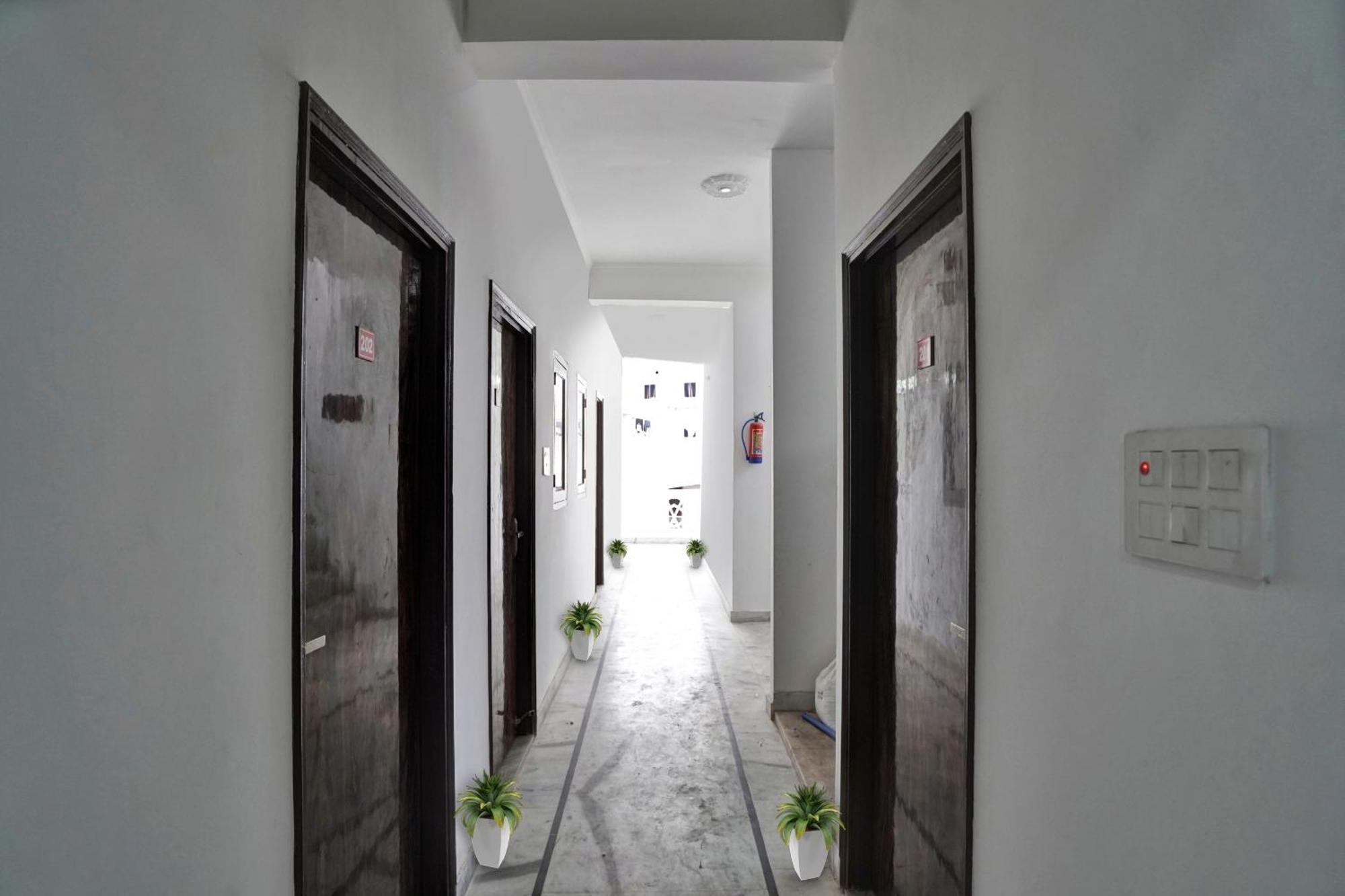 Hotel Collection O Samira Residency Near Botanic Garden Of Indian Republic Noida Zewnętrze zdjęcie
